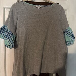Crown & Ivy Gray Top with Blue Plaid Sleeves